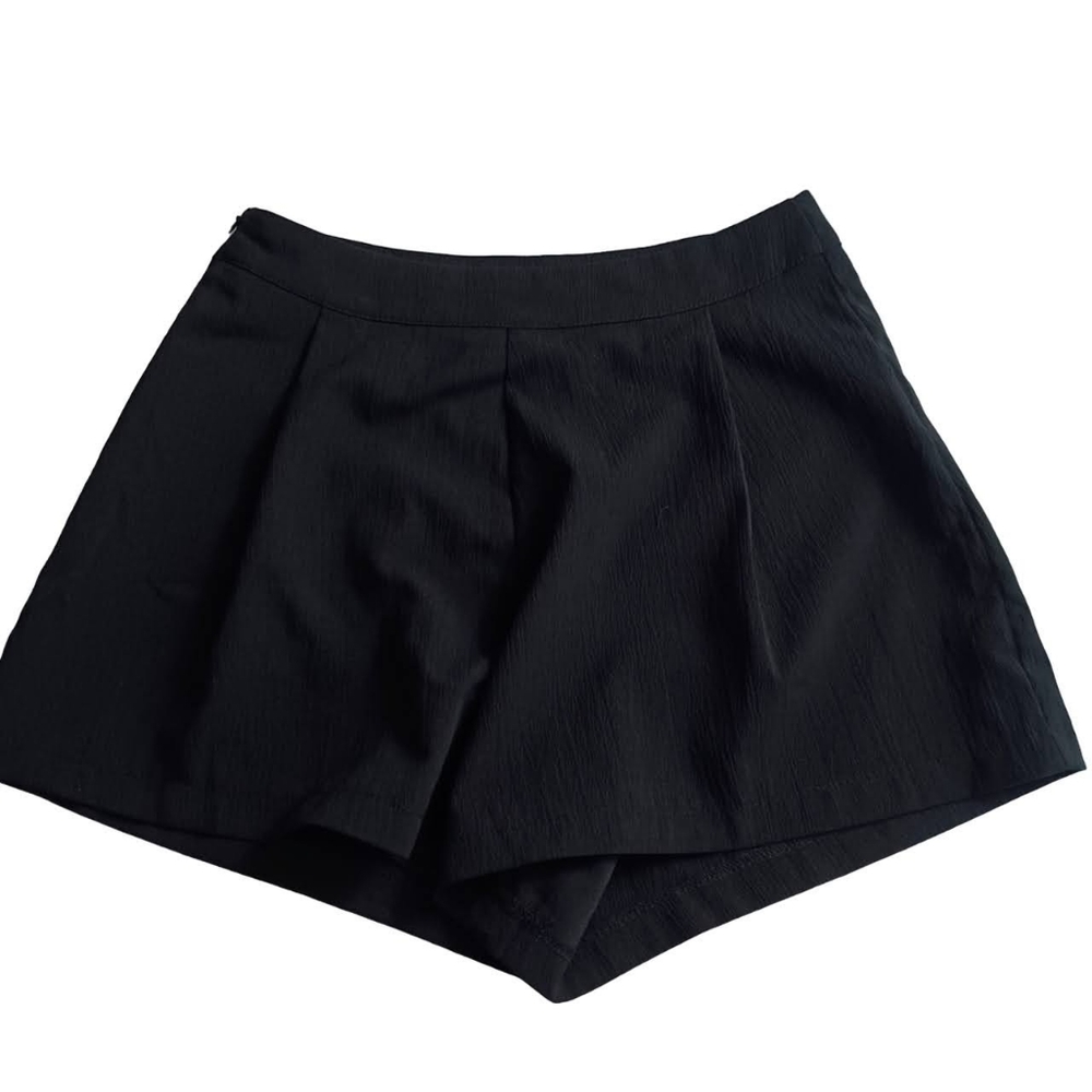 Pilcated Wide Leg Shorts Black Small Size 4 **SEE MEASUREMENTS